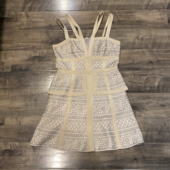 BCBG Max Azria Sophie fit and flare COCKTAIL DRESS  size 6 - Picture 3 of 8